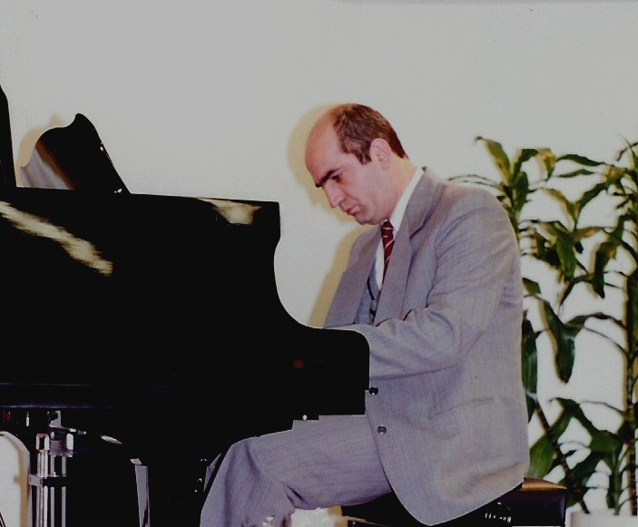 Grant Sevdayan-piano